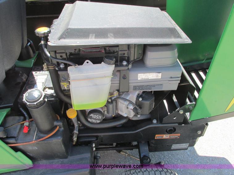 image for item K4687 John Deere F725 lawn mower