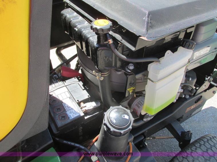 image for item K4687 John Deere F725 lawn mower