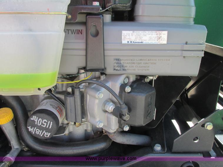 image for item K4687 John Deere F725 lawn mower