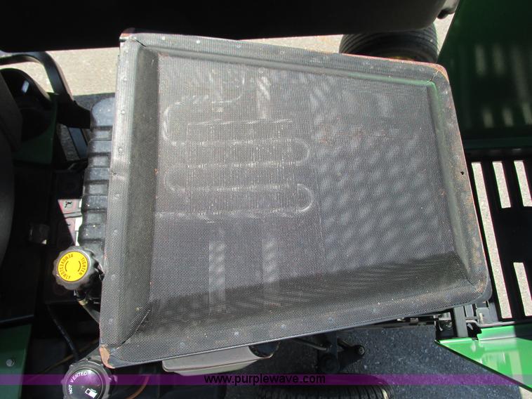 image for item K4687 John Deere F725 lawn mower