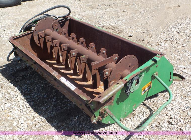 image for item AV9754 John Deere straw chopper