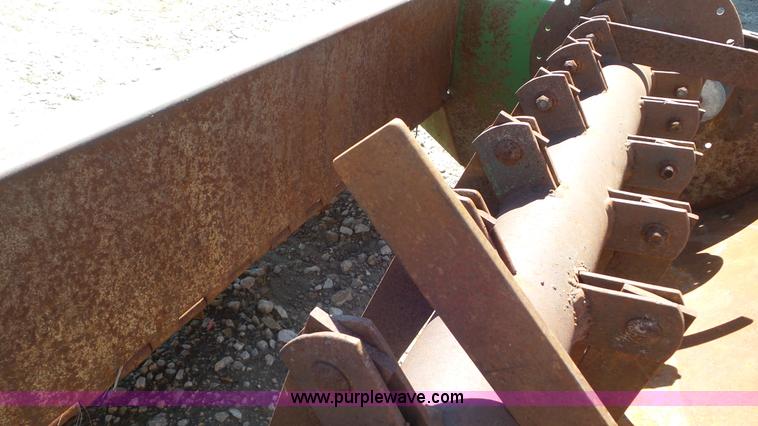 image for item AV9754 John Deere straw chopper