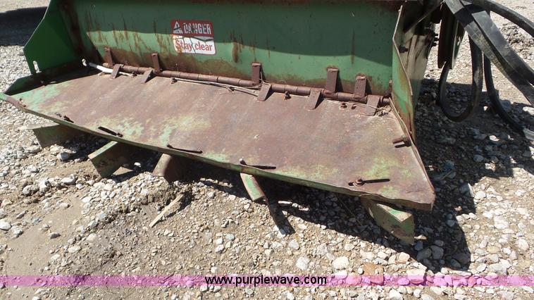 image for item AV9754 John Deere straw chopper