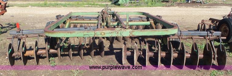 image for item AV9758 John Deere 210 disk