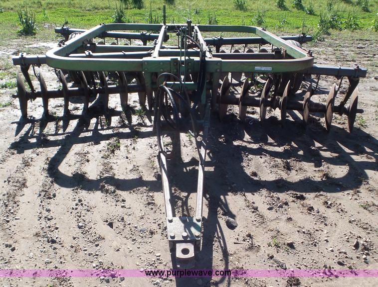 image for item AV9758 John Deere 210 disk