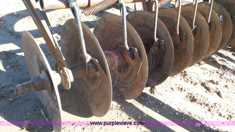 image for item AV9758 John Deere 210 disk