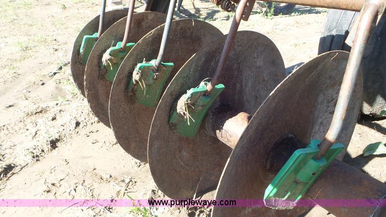 image for item AV9758 John Deere 210 disk