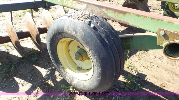 image for item AV9758 John Deere 210 disk