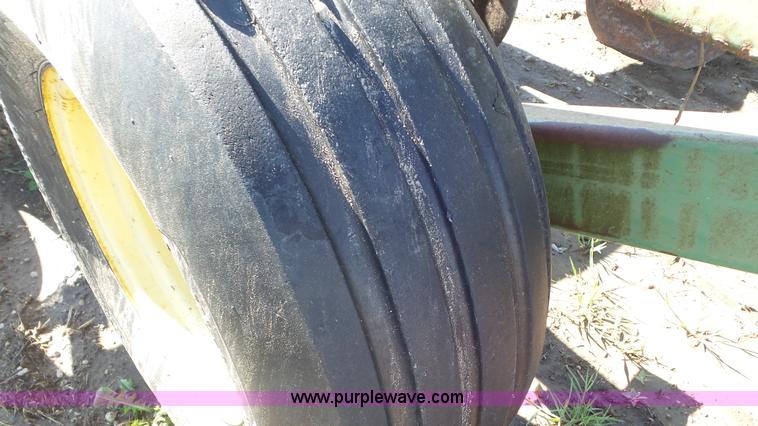 image for item AV9758 John Deere 210 disk