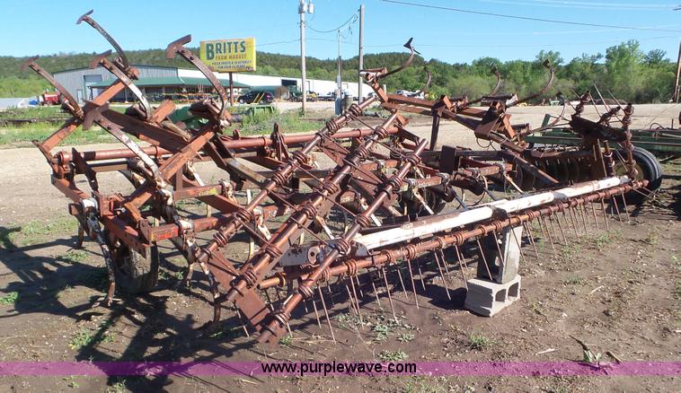 image for item AV9759 International 45 Vibra Shank field cultivator
