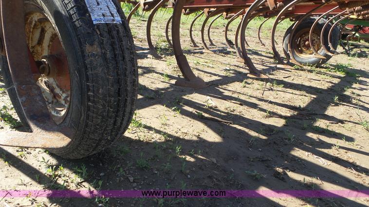 image for item AV9759 International 45 Vibra Shank field cultivator