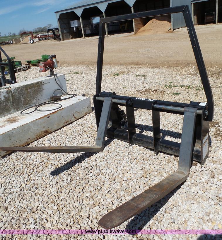 Bush Hog FL200 pallet fork attachment in Osawatomie, KS Item BN9705