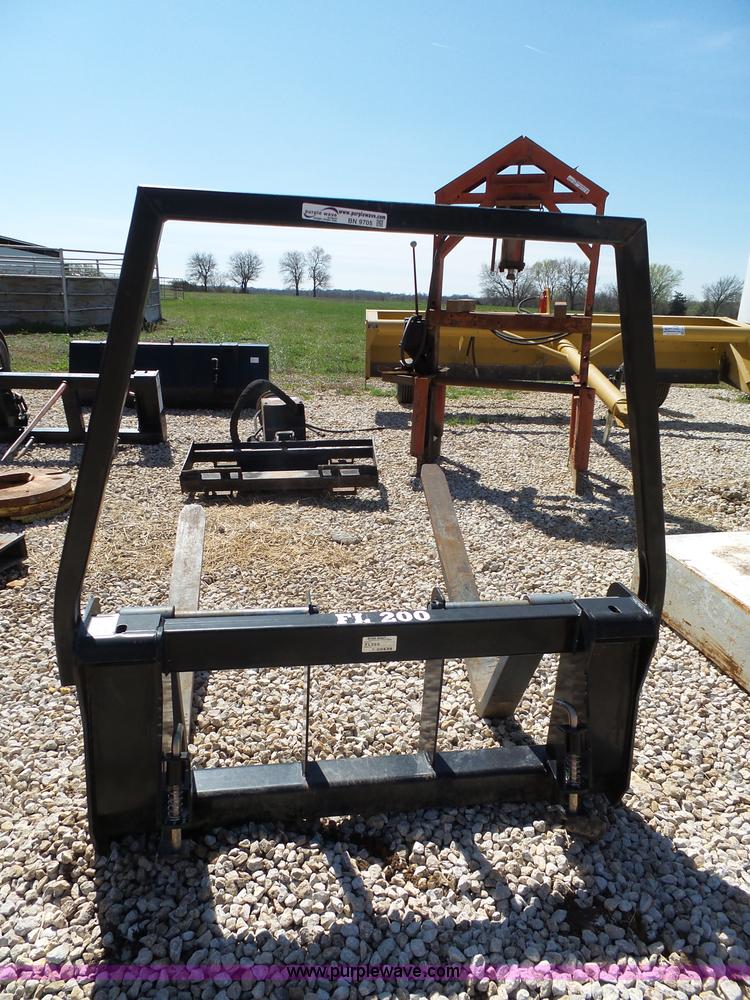 Bush Hog FL200 pallet fork attachment in Osawatomie, KS Item BN9705