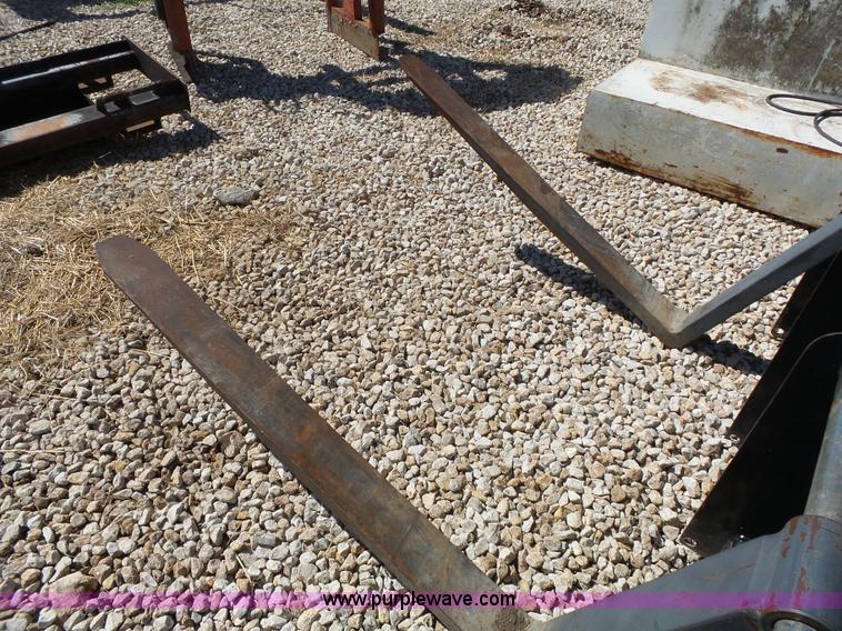 image for item BN9705 Bush Hog FL200 pallet fork attachment