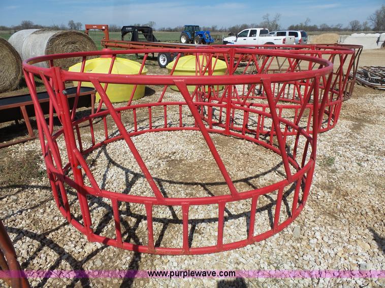 4 Round Hay Bale Feeders Item Bn9722 5 25 2016