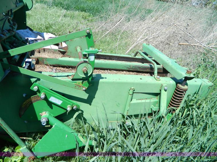 image for item BQ9862 John Deere 347 small square baler