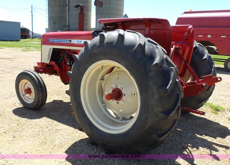image for item BR9246 International 674 tractor