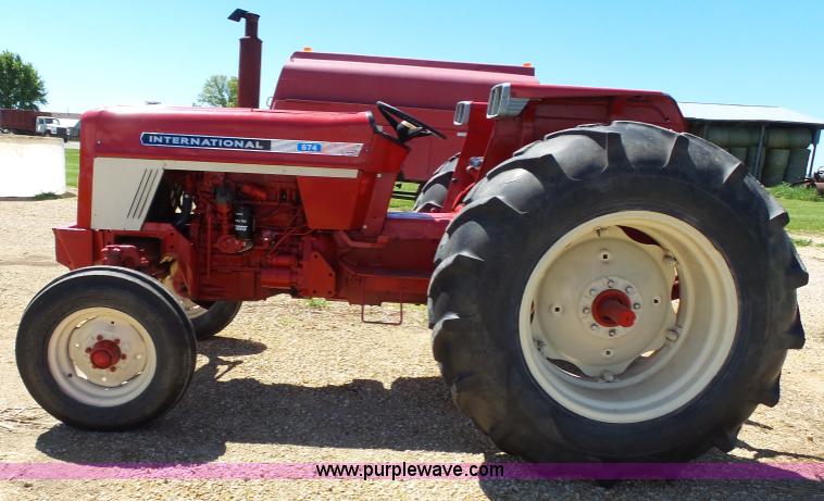 image for item BR9246 International 674 tractor