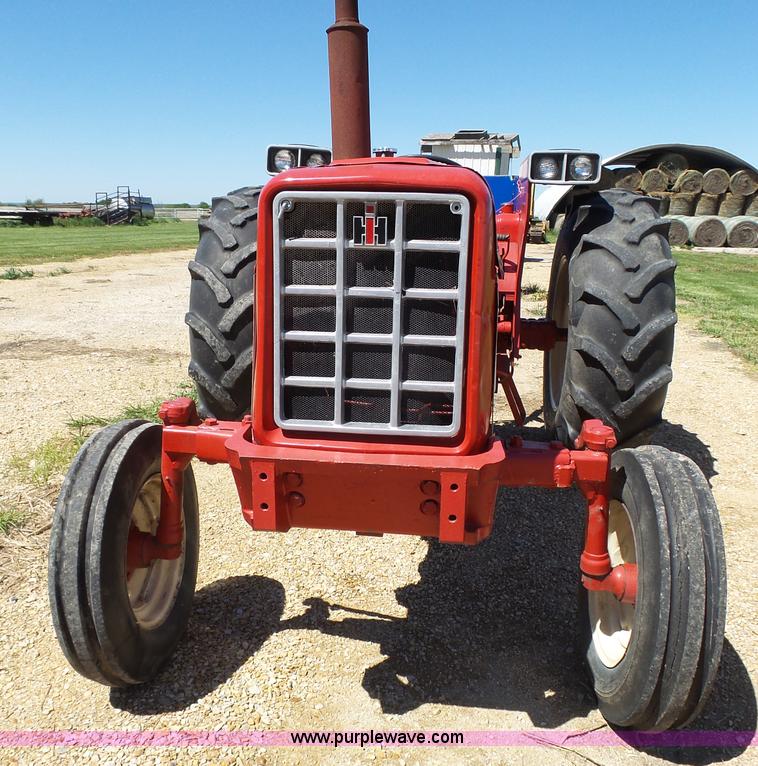 image for item BR9246 International 674 tractor