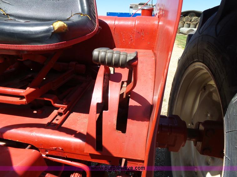 image for item BR9246 International 674 tractor