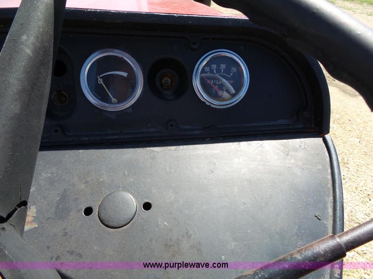 image for item BR9246 International 674 tractor