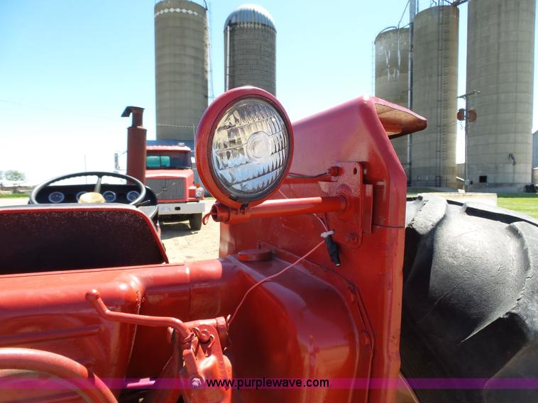 image for item BR9246 International 674 tractor