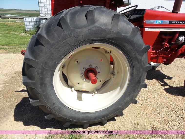 image for item BR9246 International 674 tractor