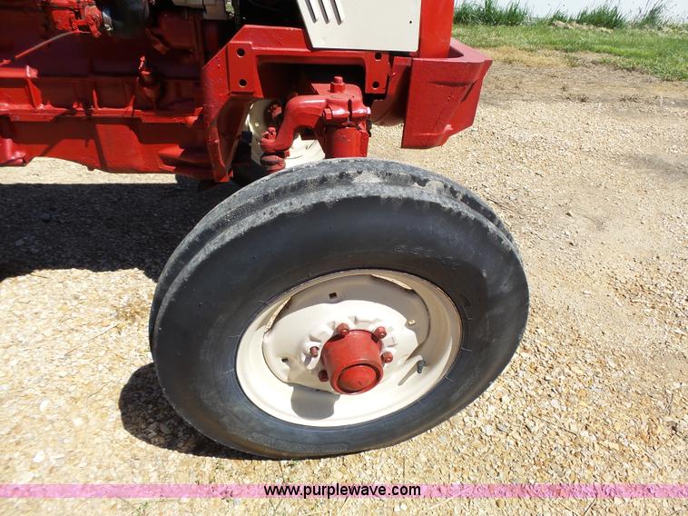 image for item BR9246 International 674 tractor