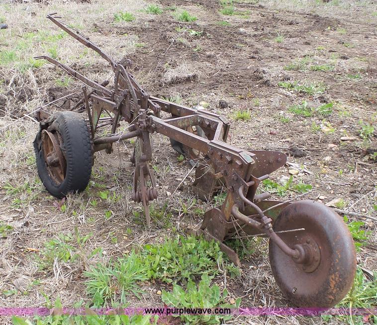 image for item BZ9260 John Deere two bottom plow
