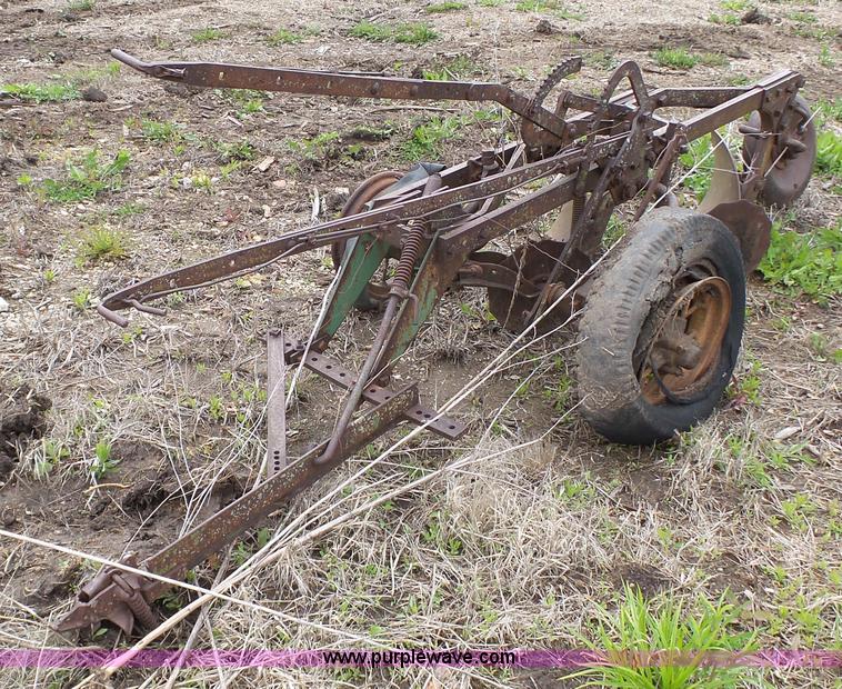 image for item BZ9260 John Deere two bottom plow