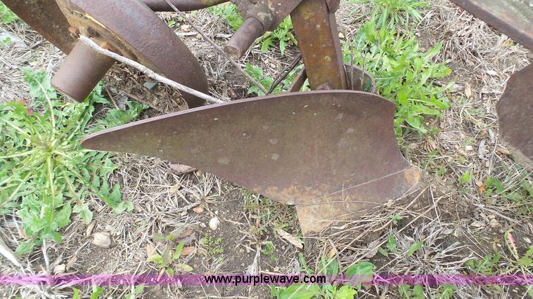 image for item BZ9260 John Deere two bottom plow