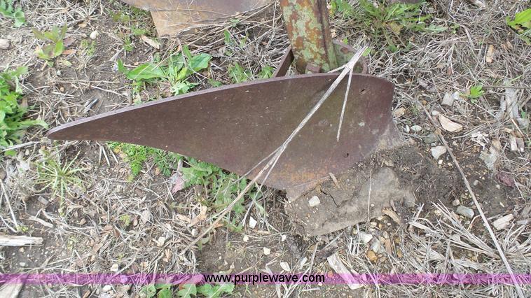 image for item BZ9260 John Deere two bottom plow