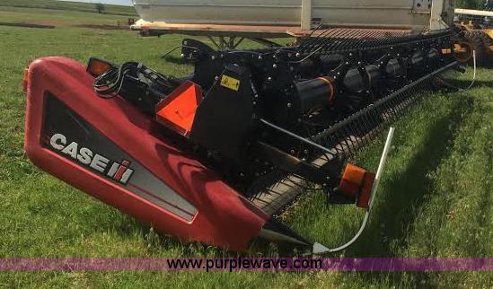 image for item F1318 2010 Case IH 2142 draper head