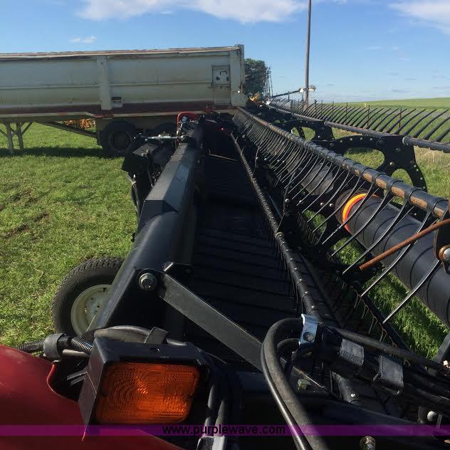 image for item F1318 2010 Case IH 2142 draper head