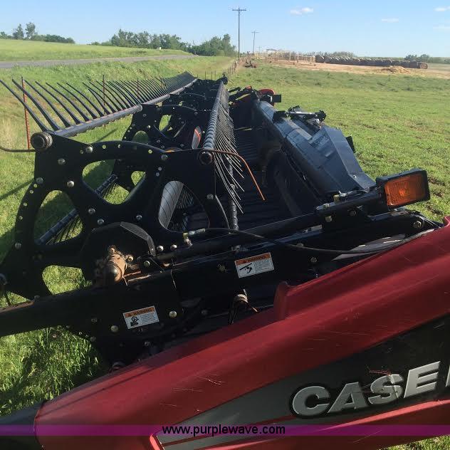 image for item F1318 2010 Case IH 2142 draper head