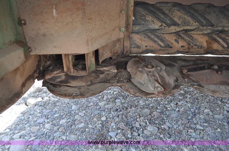 image for item G7353 John Deere 945 mower conditioner