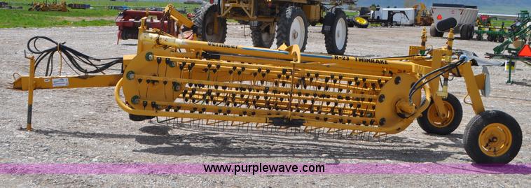 image for item G7354 Vermeer R23 twin hay rake