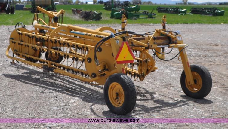 image for item G7354 Vermeer R23 twin hay rake