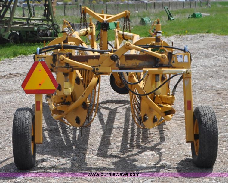 image for item G7354 Vermeer R23 twin hay rake