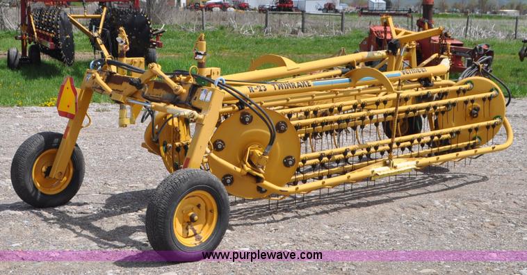 image for item G7354 Vermeer R23 twin hay rake