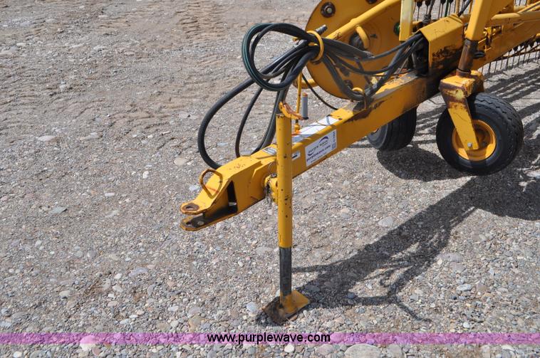 image for item G7354 Vermeer R23 twin hay rake