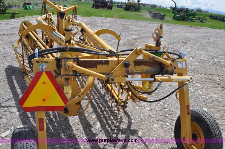 image for item G7354 Vermeer R23 twin hay rake