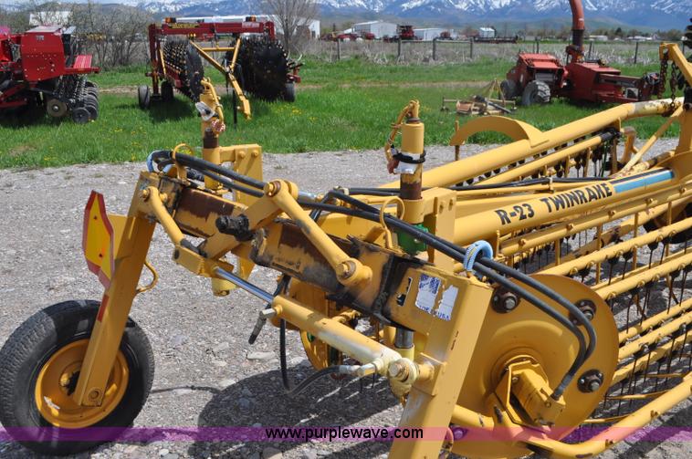 image for item G7354 Vermeer R23 twin hay rake