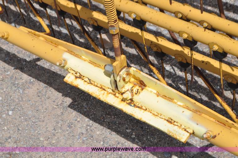 image for item G7354 Vermeer R23 twin hay rake