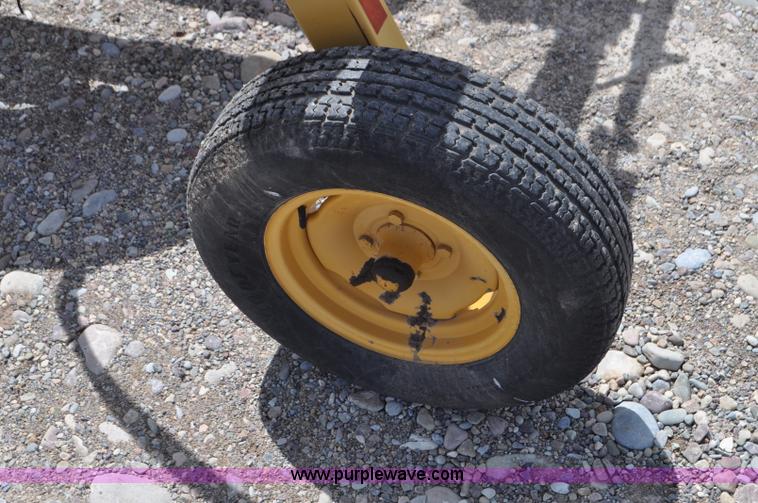 image for item G7354 Vermeer R23 twin hay rake