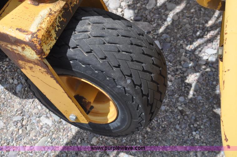 image for item G7354 Vermeer R23 twin hay rake