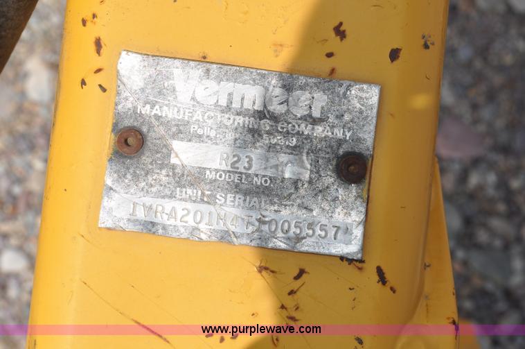 image for item G7354 Vermeer R23 twin hay rake