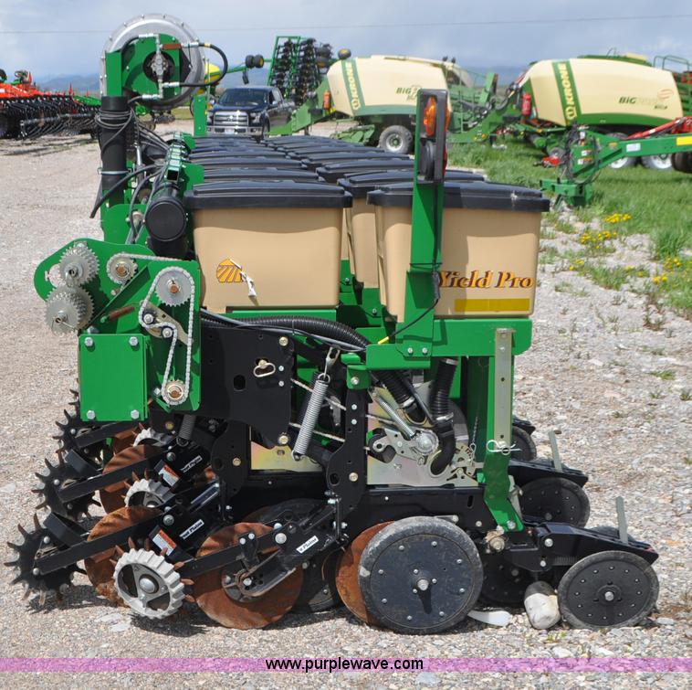 image for item G7355 2011 Great Plains YP825A3P-16TR twin row planter