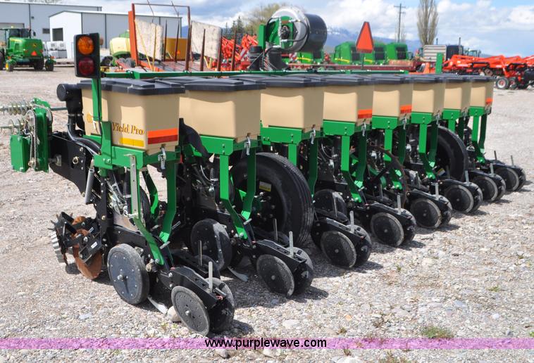 image for item G7355 2011 Great Plains YP825A3P-16TR twin row planter