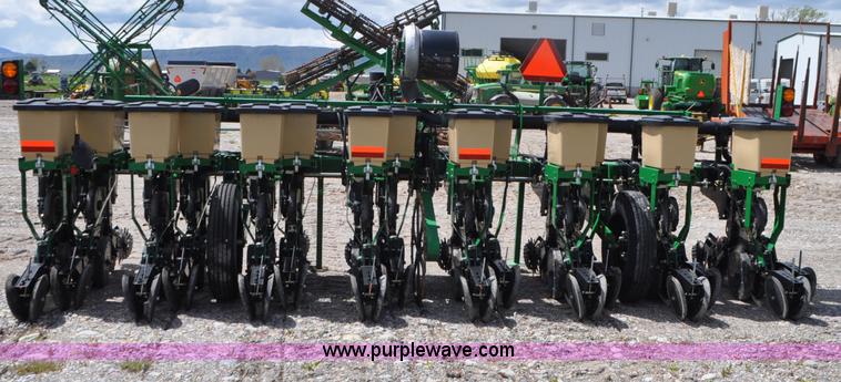 image for item G7355 2011 Great Plains YP825A3P-16TR twin row planter
